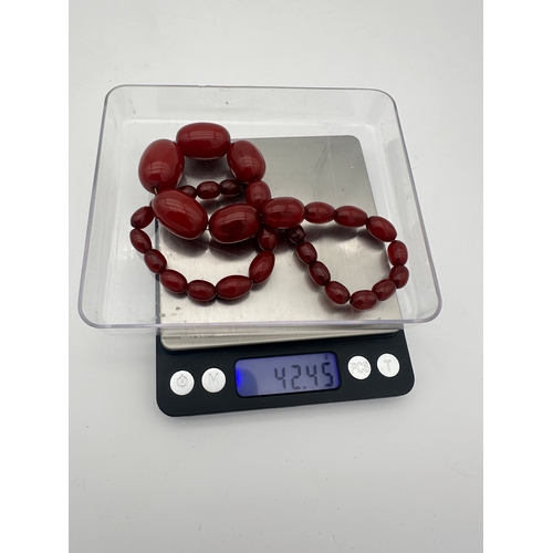 32 - Cherry Amber Bakelite Graduated Bead Necklace - 42.5g - 45cm Long