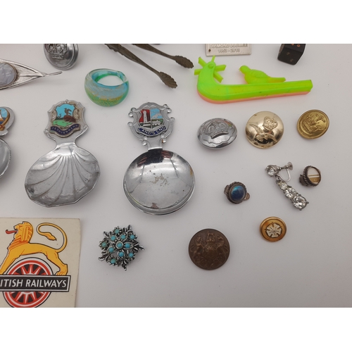 527 - Group of Collectable Items including Badges, Souvenir Spoons and Thimbles