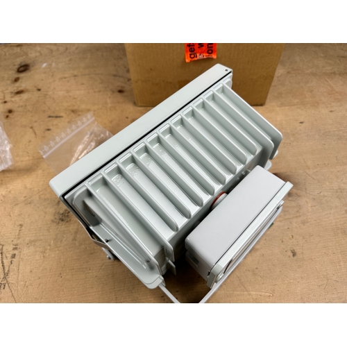 936 - External Halogen Security Flood Light