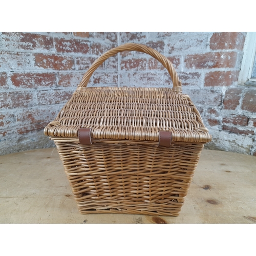 459 - Large Fortnum & Mason Picnic Hamper - 35 x 52 x 46cm