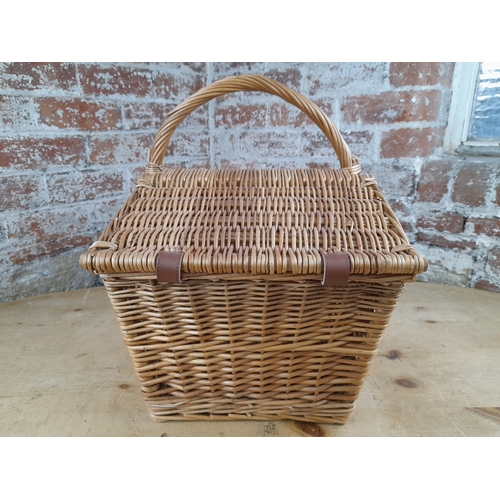 459 - Large Fortnum & Mason Picnic Hamper - 35 x 52 x 46cm