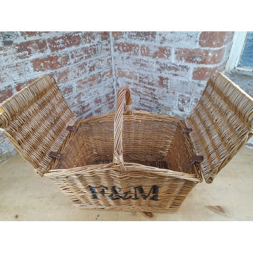 459 - Large Fortnum & Mason Picnic Hamper - 35 x 52 x 46cm