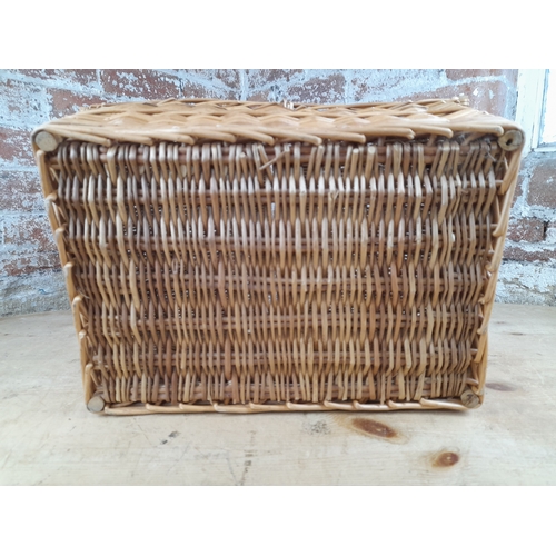 459 - Large Fortnum & Mason Picnic Hamper - 35 x 52 x 46cm