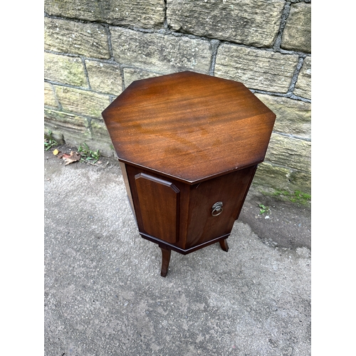 997 - Reproduction Octagonal Cellarette, Drinks Table