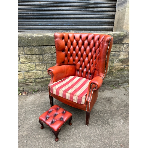 1000 - Red Chesterfield Barrel Back Porters Chair