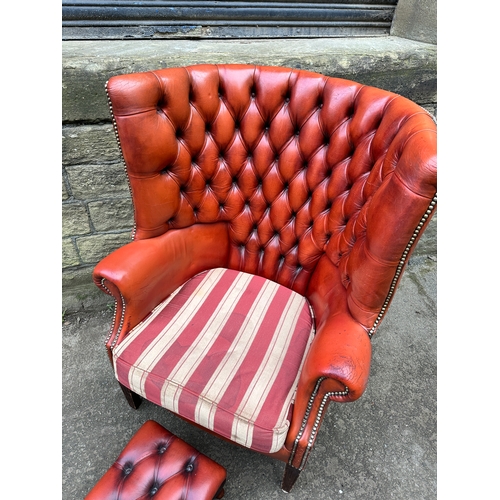 1000 - Red Chesterfield Barrel Back Porters Chair