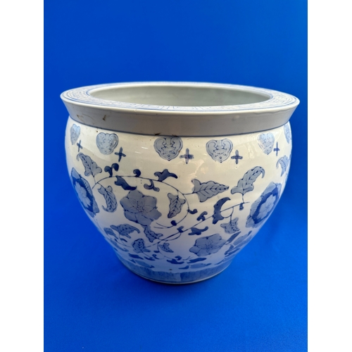 419 - Large Blue & White Oriental Style Planter