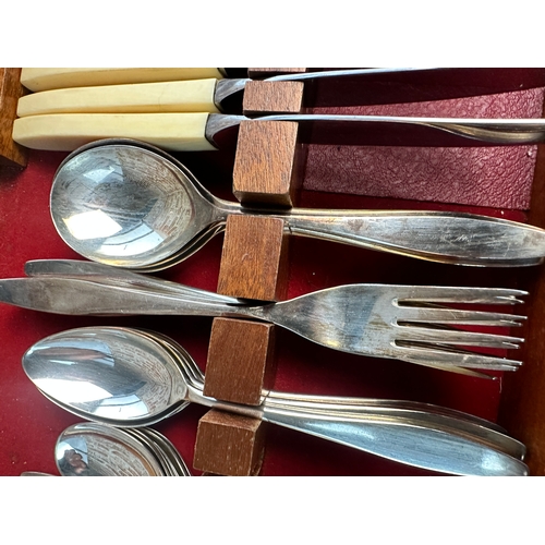 430 - Canteen of Vintage Cutlery