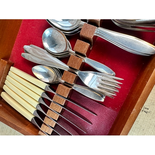 430 - Canteen of Vintage Cutlery