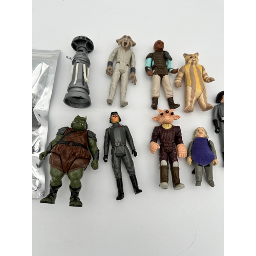 332 - Group of 10 Vintage Kenner Star Wars Figures