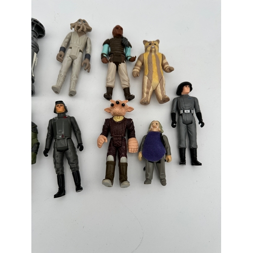 332 - Group of 10 Vintage Kenner Star Wars Figures