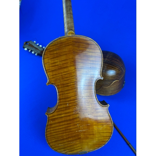 822 - vintage Mandolin and Violin for Restortion or Decoration