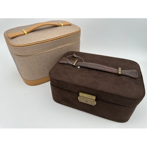 820 - Estee Lauder As New Jewellery Box and Vanity Case