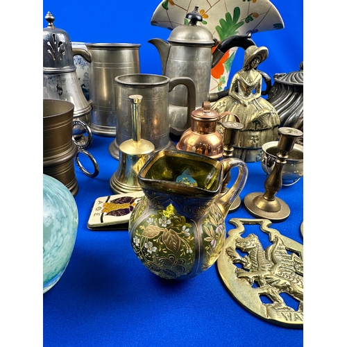 408 - Group of Small Collectables, Ceramics, Glass & Metalware