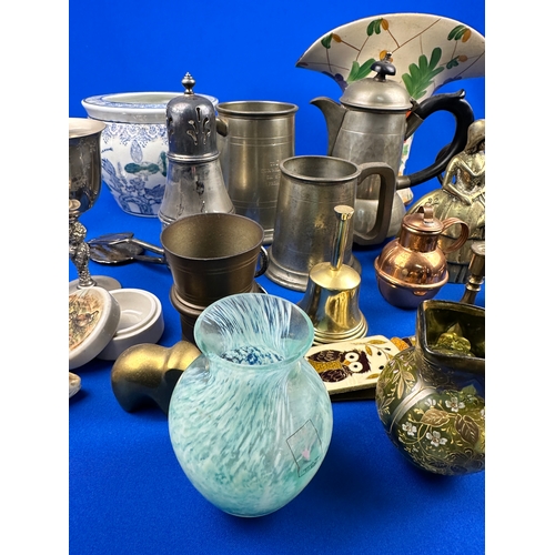 408 - Group of Small Collectables, Ceramics, Glass & Metalware