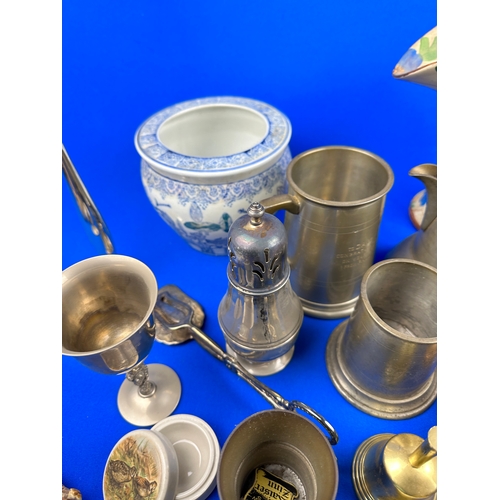 408 - Group of Small Collectables, Ceramics, Glass & Metalware