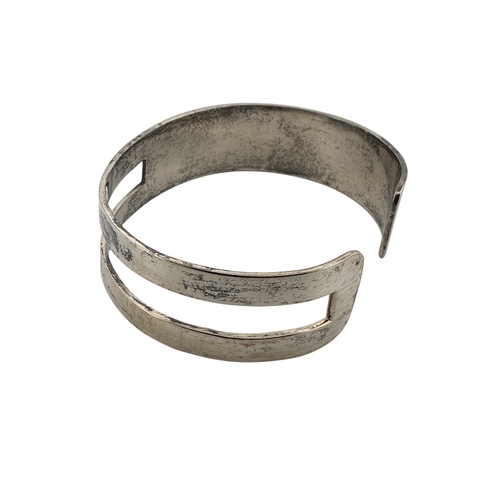 115 - Modernist Silver Bangle, London 2003, Maker Aa, 29g