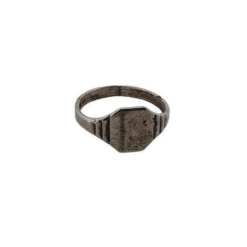 116 - Silver Signet Ring. Stamped 'Silver' Size M