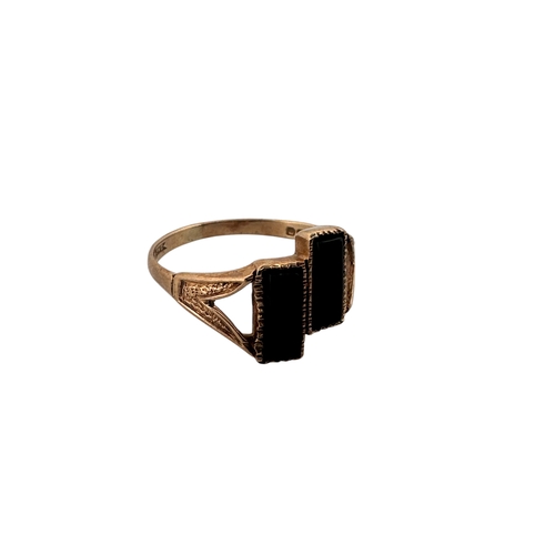 184 - Nine Carat Gold & Onyx Ring, size Q, 2g