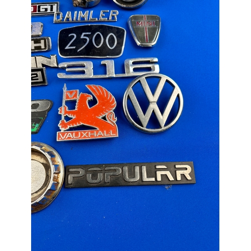 357 - Automobilia - Group of Vintage Car Badges