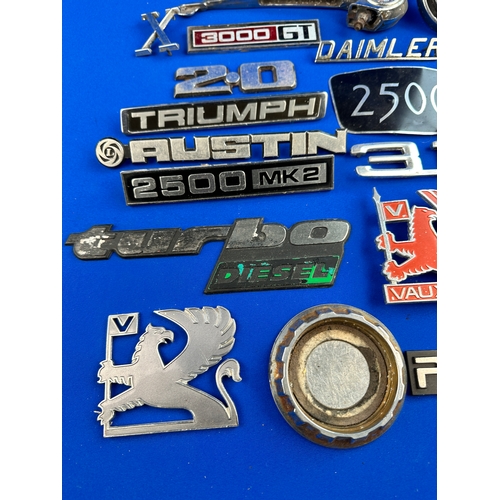 357 - Automobilia - Group of Vintage Car Badges