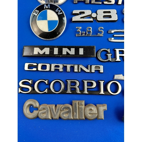 358 - Automobilia - Group of Vintage Car Badges