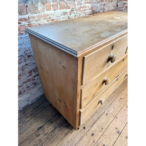 960 - Antique Pine 2 over 2 Chest of Drawers