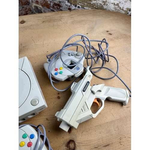 199 - Sega Dreamcast with Disks & Accessories