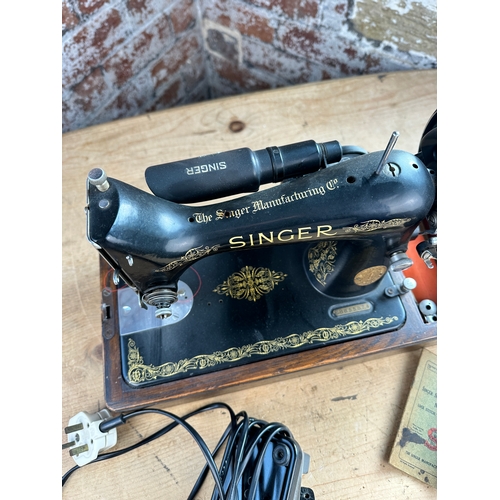 527 - Singer Sewing Machine, Model 99 with lamp