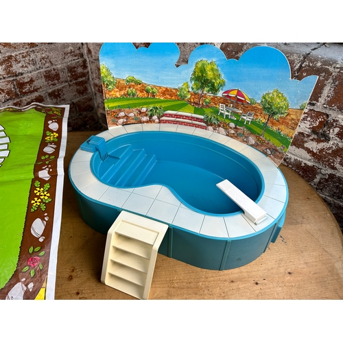 394 - Boxed Vintage Sindy Swimming Pool