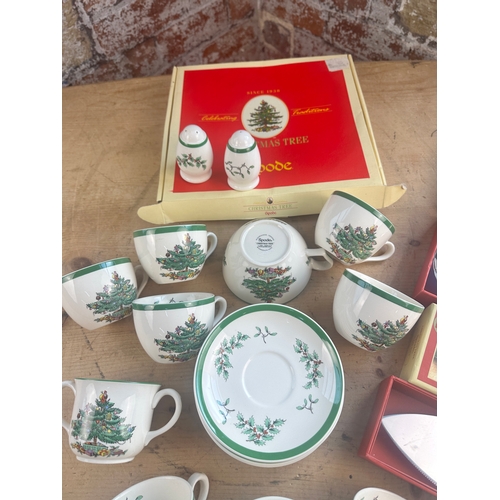 575 - Spode Christmas Tree Tea Cups & Saucers with serving items