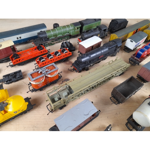 414 - Assorted Manufacturer OO Locomotives and Rolling Stock for Spares and Repairs