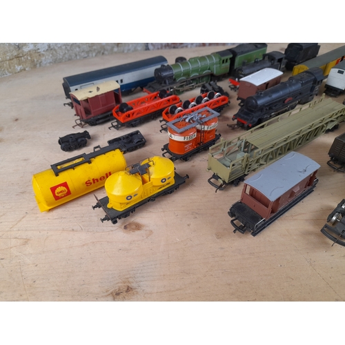 414 - Assorted Manufacturer OO Locomotives and Rolling Stock for Spares and Repairs