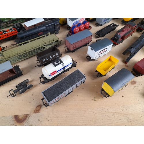 414 - Assorted Manufacturer OO Locomotives and Rolling Stock for Spares and Repairs