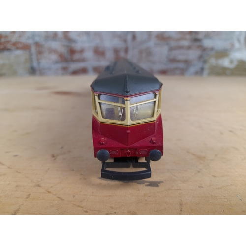 418 - Boxed Lima OO MWG 205133 and Unboxed Lima Carriages and Carriage Parts