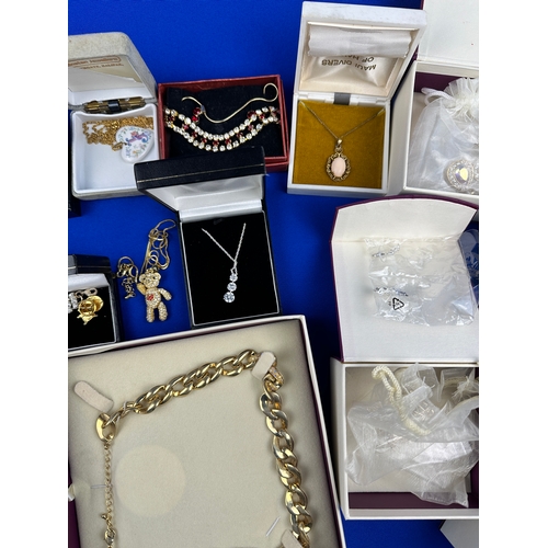 615 - New & Vintage Costume Jewellery