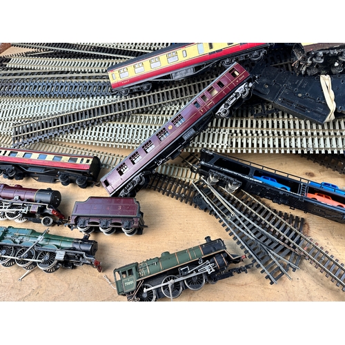 422 - Large Quantity of Model Railway Items including Engines, Track & Buildings etc