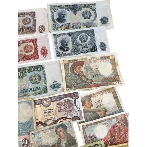 81 - Quantity of Vintage World Banknotes