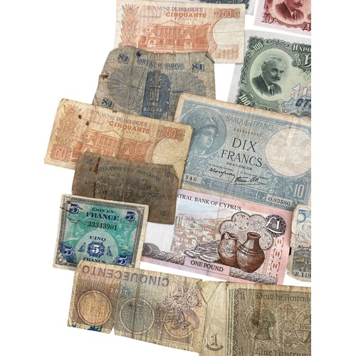 81 - Quantity of Vintage World Banknotes