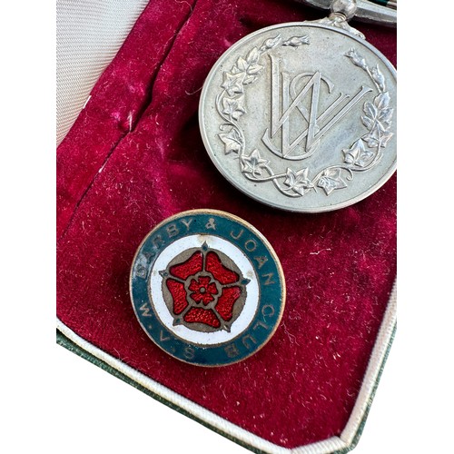 82 - Women's Voluntary Service Medal in Original Box and Enamel WVS Badge