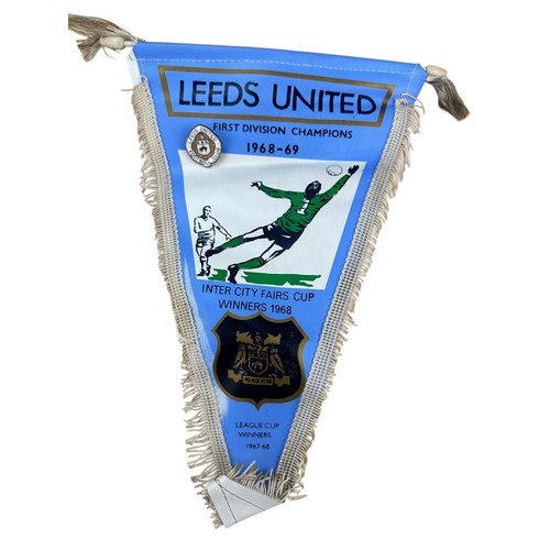 181 - Leeds United FC 1960's Football Pendant and Enamel Badge