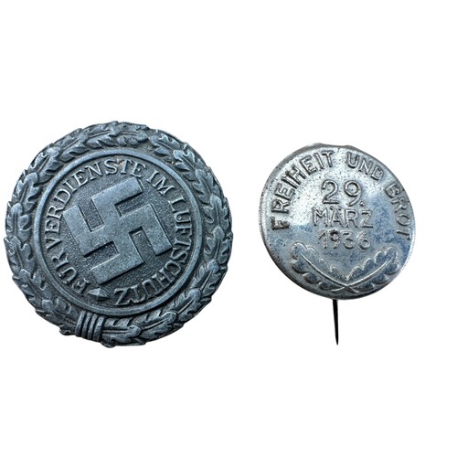 249 - German Nazi Era 'Tinnie' Badge dated 1936 and a Medallion dated 1938