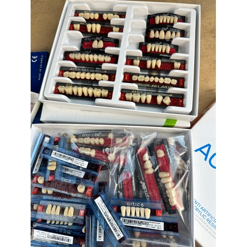 311 - Quantity of Dentists Acrylic Teeth