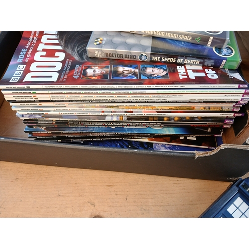 210 - Large Quantity of Doctor Who Magazines and Collectables