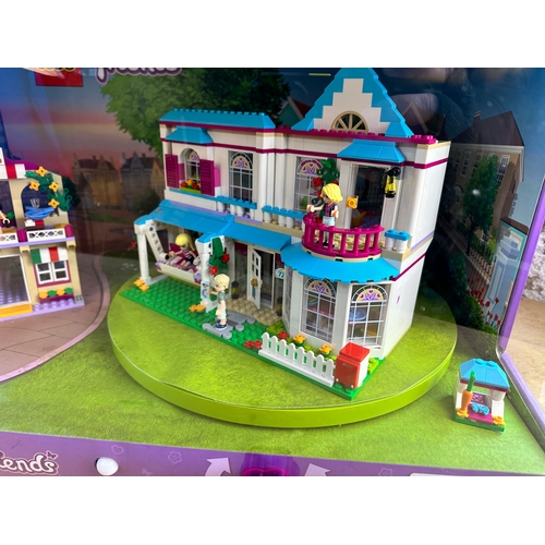 168 - Lego Friends Shop Display: 41311 & 41314