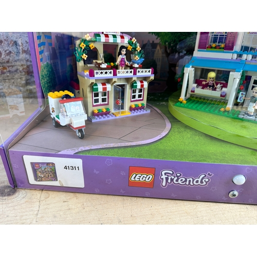 168 - Lego Friends Shop Display: 41311 & 41314