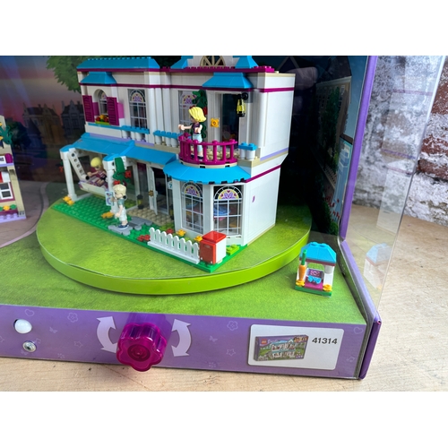 168 - Lego Friends Shop Display: 41311 & 41314