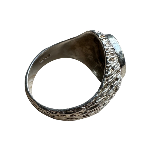 67 - Gents Textured silver & Ruby Signet Ring, London 1979, Size R, 6.3g