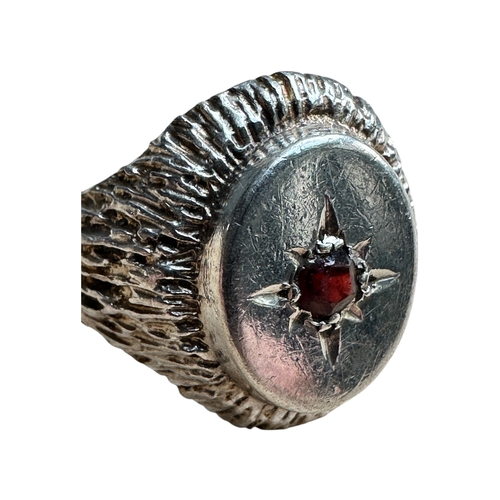 67 - Gents Textured silver & Ruby Signet Ring, London 1979, Size R, 6.3g