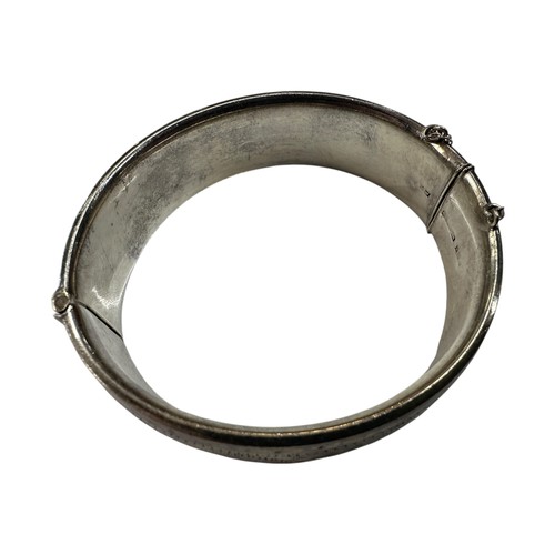 29 - Engraved Silver Hinged Bangle - Birmingham 1959, 46.3g